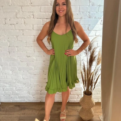 CÍRUS plisszírozott ruha pisztácia